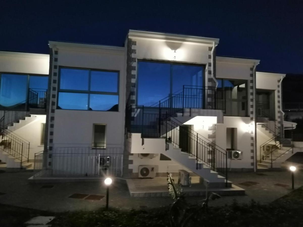 Sicily Rooms Appartamenti カリーニ エクステリア 写真