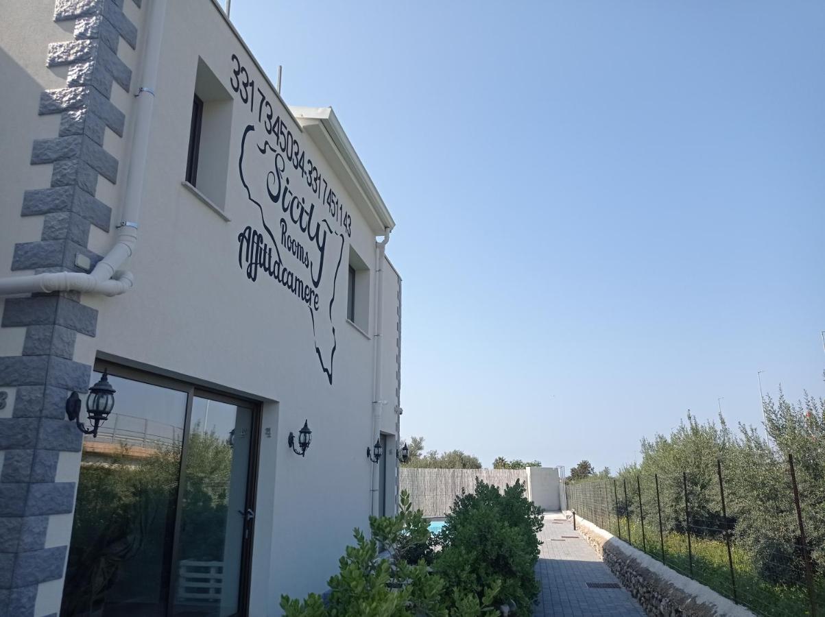 Sicily Rooms Appartamenti カリーニ エクステリア 写真