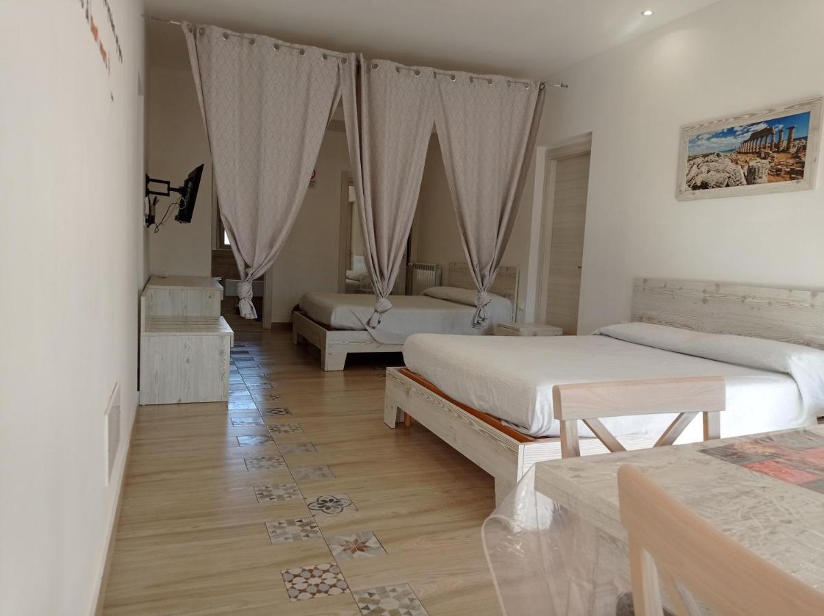 Sicily Rooms Appartamenti カリーニ 部屋 写真