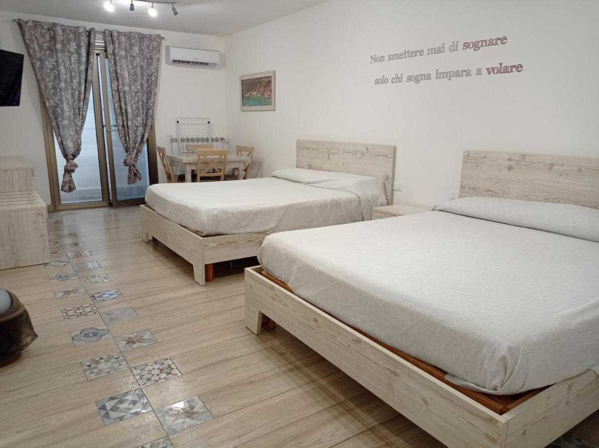 Sicily Rooms Appartamenti カリーニ エクステリア 写真