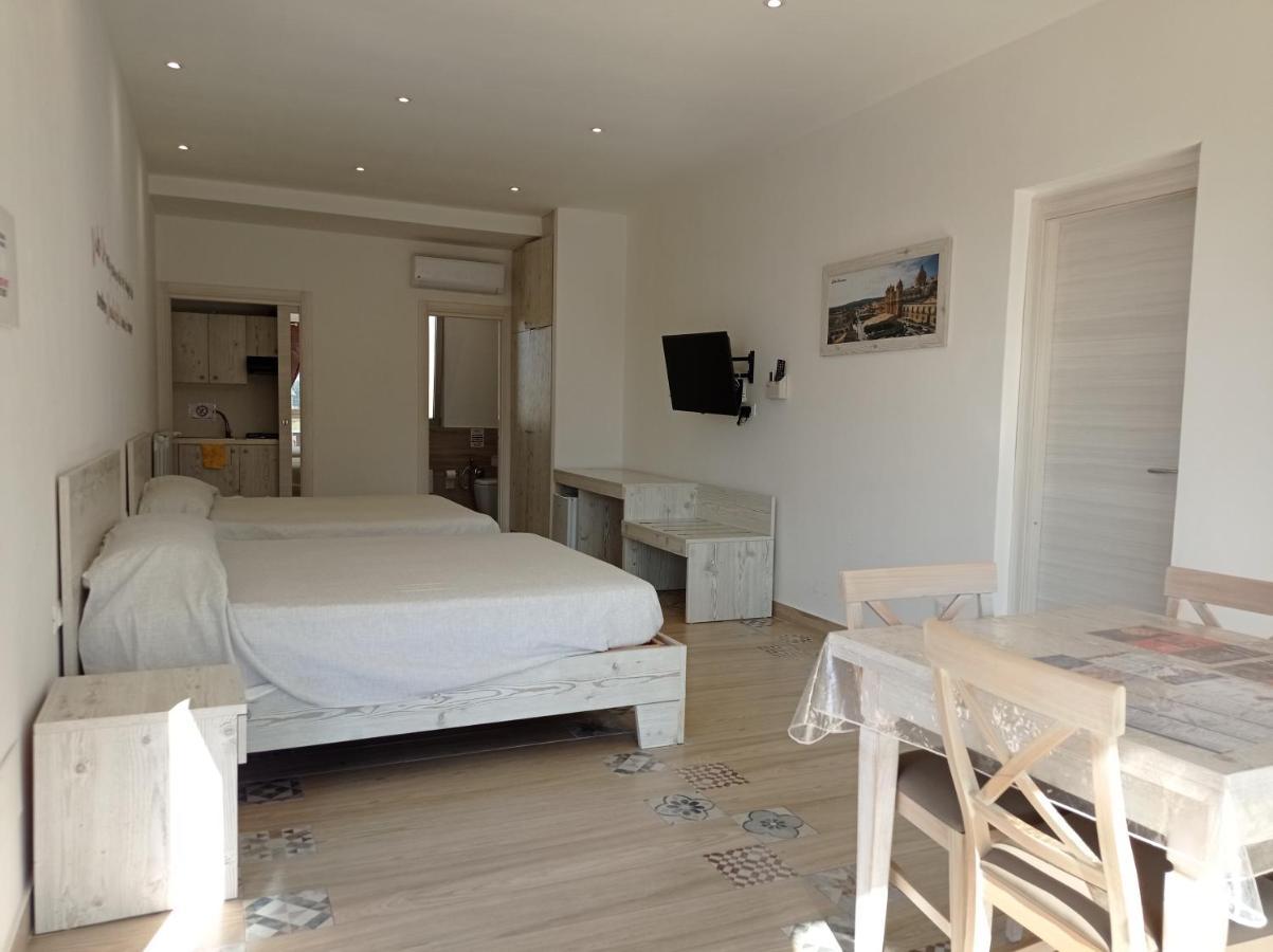 Sicily Rooms Appartamenti カリーニ エクステリア 写真