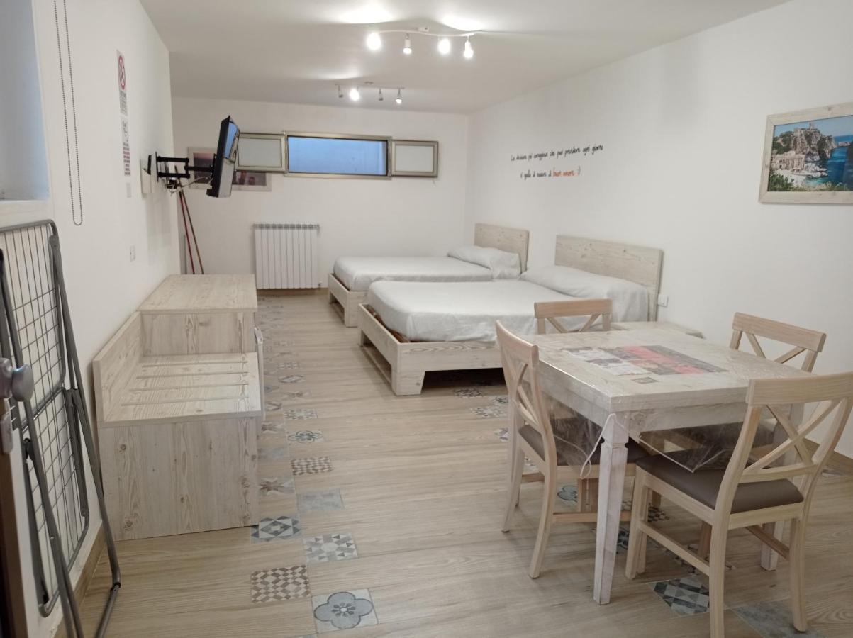 Sicily Rooms Appartamenti カリーニ エクステリア 写真