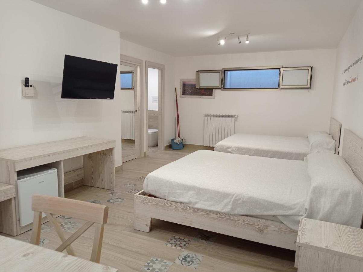 Sicily Rooms Appartamenti カリーニ エクステリア 写真
