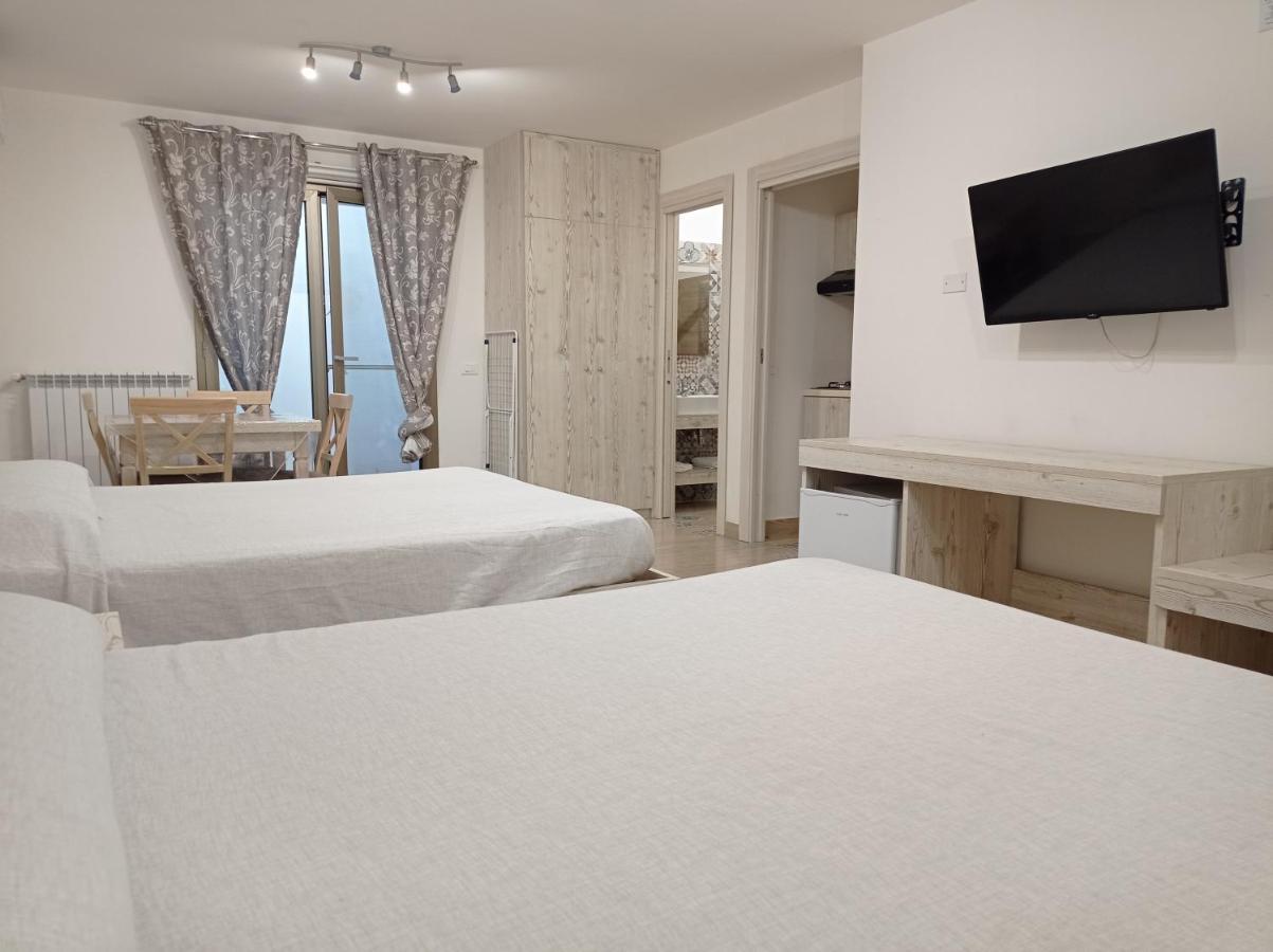Sicily Rooms Appartamenti カリーニ エクステリア 写真